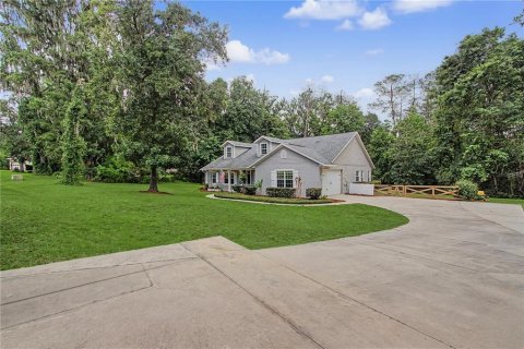 House in Ocala, Florida 3 bedrooms, 215.81 sq.m. № 2236140 - photo 16