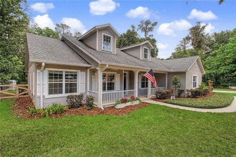 House in Ocala, Florida 3 bedrooms, 215.81 sq.m. № 2236140