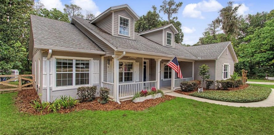 House in Ocala, Florida 3 bedrooms, 215.81 sq.m. № 2236140