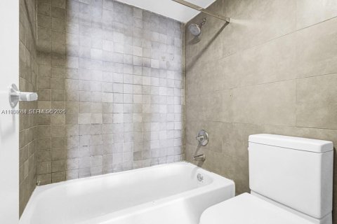 Copropriété à louer à Sunny Isles Beach, Floride: 1 chambre, 92.07 m2 № 1995763 - photo 18