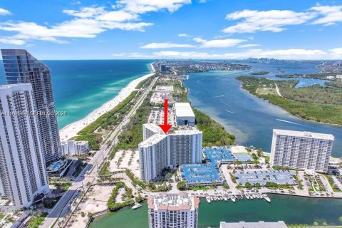 Copropriété à louer à Sunny Isles Beach, Floride: 1 chambre, 92.07 m2 № 1995763 - photo 23