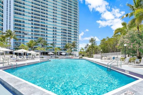 Copropriété à louer à Sunny Isles Beach, Floride: 1 chambre, 92.07 m2 № 1995763 - photo 4