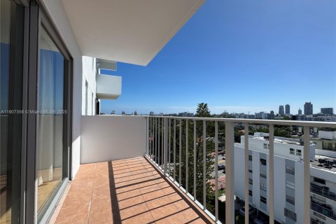 Condo in Miami Beach, Florida, 2 bedrooms № 1964252 - photo 22