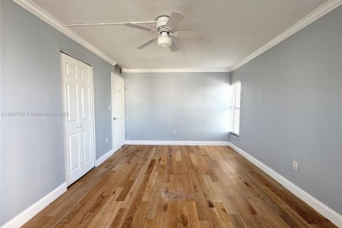 Condo in Miami Beach, Florida, 2 bedrooms № 1964252 - photo 10