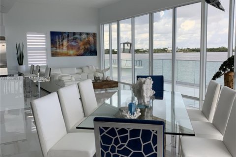 Купить виллу или дом в Биг-Пайн-Ки, Флорида 4 спальни, 195.09м2, № 2009069 - фото 3