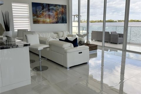 Купить виллу или дом в Биг-Пайн-Ки, Флорида 4 спальни, 195.09м2, № 2009069 - фото 8