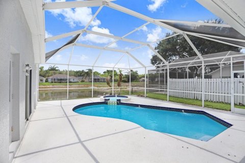 Casa en venta en Tampa, Florida, 4 dormitorios, 216.74 m2 № 2207544 - foto 3