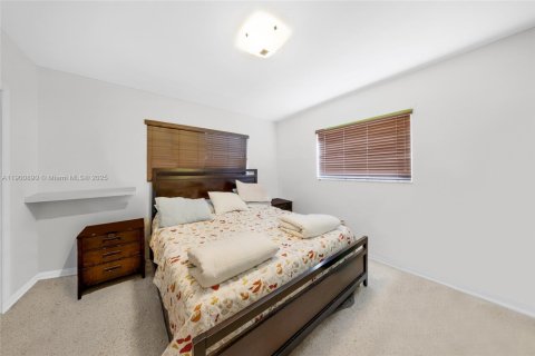 Casa en venta en Miami, Florida, 3 dormitorios, 111.85 m2 № 2081707 - foto 9