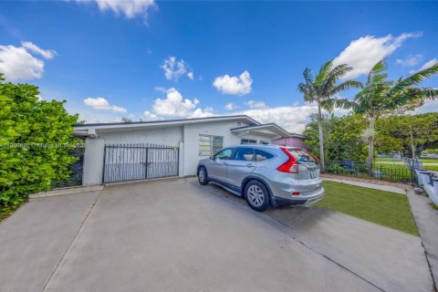 Casa en venta en Miami, Florida, 3 dormitorios, 111.85 m2 № 2081707 - foto 20