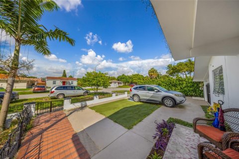 Casa en venta en Miami, Florida, 3 dormitorios, 111.85 m2 № 2081707 - foto 17