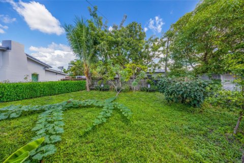 Casa en venta en Miami, Florida, 3 dormitorios, 111.85 m2 № 2081707 - foto 12