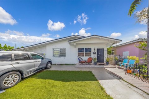 Casa en venta en Miami, Florida, 3 dormitorios, 111.85 m2 № 2081707 - foto 19