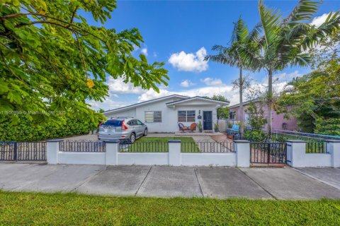 Casa en venta en Miami, Florida, 3 dormitorios, 111.85 m2 № 2081707 - foto 2