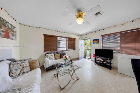 Casa en venta en Miami, Florida, 3 dormitorios, 111.85 m2 № 2081707 - foto 4