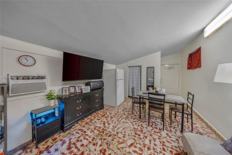 Casa en venta en Miami, Florida, 3 dormitorios, 111.85 m2 № 2081707 - foto 22