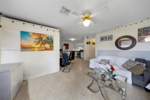 Casa en venta en Miami, Florida, 3 dormitorios, 111.85 m2 № 2081707 - foto 5