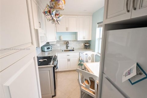 Condominio en alquiler en Hollywood, Florida, 31.59 m2 № 1977906 - foto 6