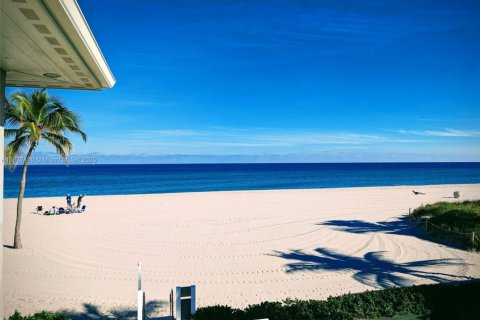 Condominio en alquiler en Hollywood, Florida, 31.59 m2 № 1977906 - foto 2