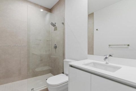 Condo in Miami, Florida, 4 bedrooms  № 2066144 - photo 12