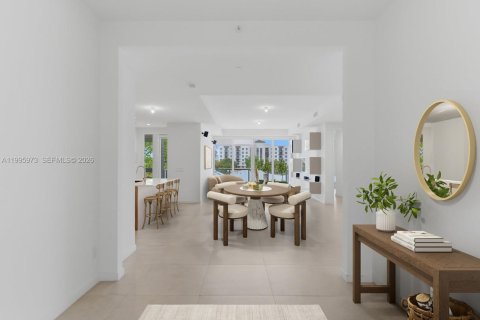 Condominio en Miami, Florida, 4 dormitorios  № 2066144