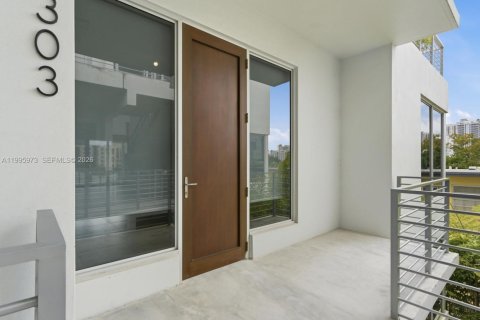 Condo in Miami, Florida, 4 bedrooms  № 2066144 - photo 2