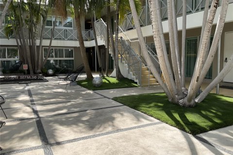 Hôtel, hôtellerie à vendre à Miami Beach, Floride: 29.45 m2 № 2075525 - photo 3