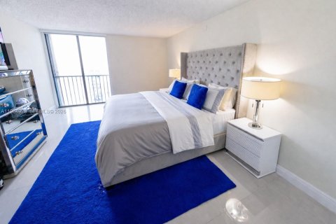 Condo in Aventura, Florida, 2 bedrooms № 2026446 - photo 12