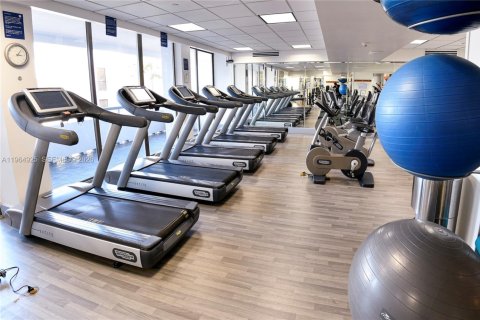 Condo in Aventura, Florida, 2 bedrooms № 2026446 - photo 20