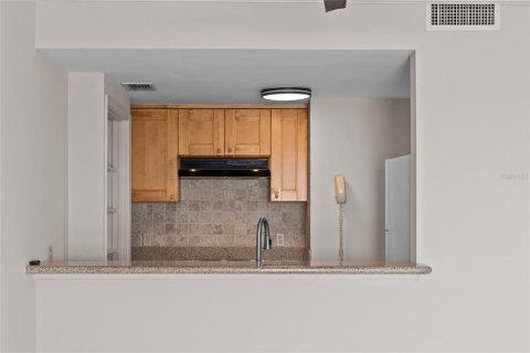 Condo in Jacksonville Beach, Florida, 1 bedroom  № 2099104 - photo 6