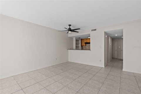 Condo in Jacksonville Beach, Florida, 1 bedroom  № 2099104 - photo 8