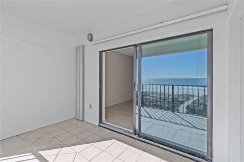 Condo in Jacksonville Beach, Florida, 1 bedroom  № 2099104 - photo 16
