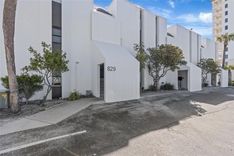 Condo in Jacksonville Beach, Florida, 1 bedroom  № 2099104 - photo 28
