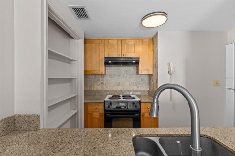 Condo in Jacksonville Beach, Florida, 1 bedroom  № 2099104 - photo 5