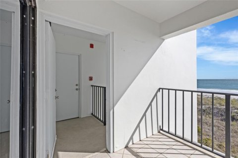 Condo in Jacksonville Beach, Florida, 1 bedroom  № 2099104 - photo 21