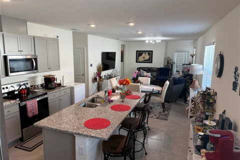 House in Davenport, Florida 4 bedrooms, 151.71 sq.m. № 1908703 - photo 6
