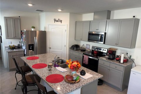 House in Davenport, Florida 4 bedrooms, 151.71 sq.m. № 1908703 - photo 7
