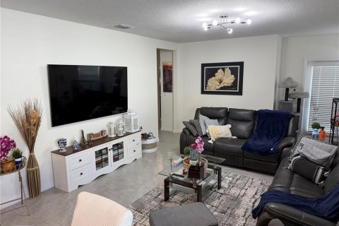 House in Davenport, Florida 4 bedrooms, 151.71 sq.m. № 1908703 - photo 8