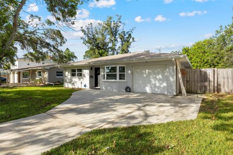 Casa en venta en Saint Petersburg, Florida, 2 dormitorios, 120.4 m2 № 1886302 - foto 3