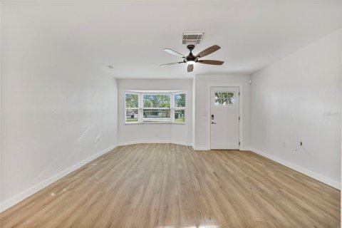 Casa en venta en Saint Petersburg, Florida, 2 dormitorios, 120.4 m2 № 1886302 - foto 6