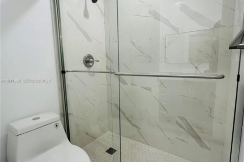 Touwnhouse à vendre à Hialeah, Floride: 2 chambres, 116.13 m2 № 1999362 - photo 29