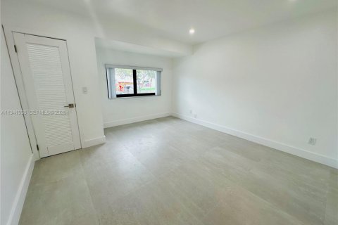 Touwnhouse à vendre à Hialeah, Floride: 2 chambres, 116.13 m2 № 1999362 - photo 22