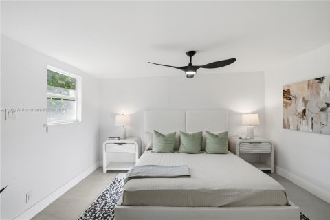 Casa en venta en Miami, Florida, 4 dormitorios, 128.02 m2 № 1968745 - foto 14