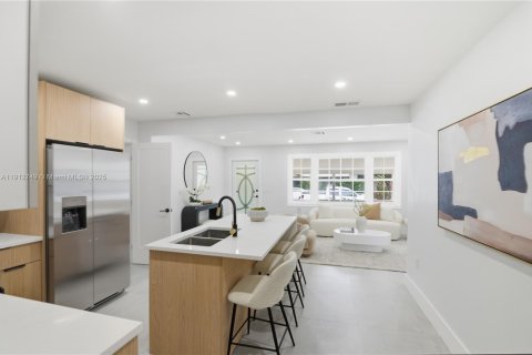 Casa en venta en Miami, Florida, 4 dormitorios, 128.02 m2 № 1968745 - foto 8