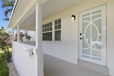 Casa en venta en Miami, Florida, 4 dormitorios, 128.02 m2 № 1968745 - foto 22