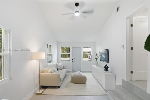 Casa en venta en Miami, Florida, 4 dormitorios, 128.02 m2 № 1968745 - foto 23