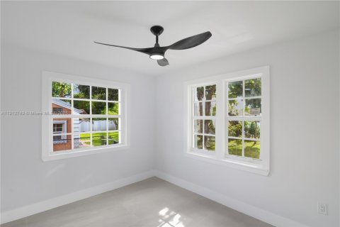 Casa en venta en Miami, Florida, 4 dormitorios, 128.02 m2 № 1968745 - foto 20