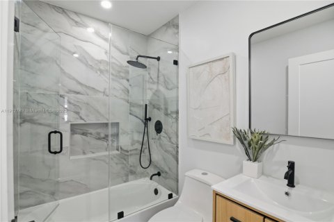 Casa en venta en Miami, Florida, 4 dormitorios, 128.02 m2 № 1968745 - foto 19