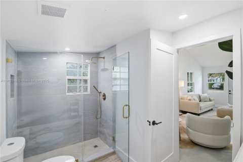 Casa en venta en Miami, Florida, 4 dormitorios, 128.02 m2 № 1968745 - foto 26