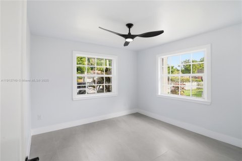 Casa en venta en Miami, Florida, 4 dormitorios, 128.02 m2 № 1968745 - foto 21