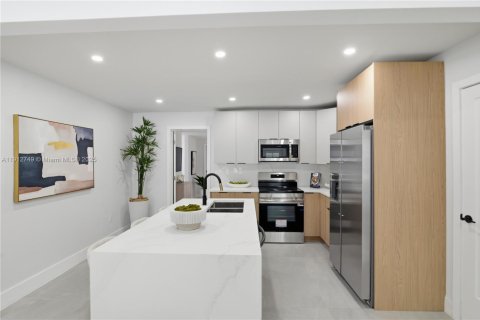 Casa en venta en Miami, Florida, 4 dormitorios, 128.02 m2 № 1968745 - foto 9